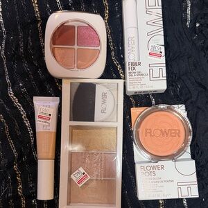 Flower Beauty Blush in Peach and Gold